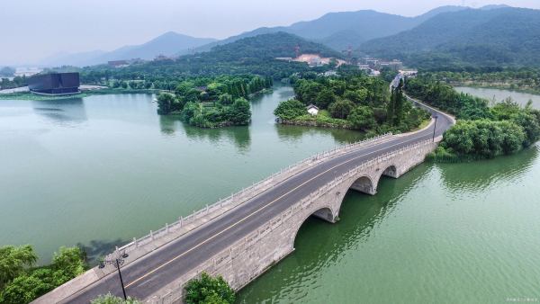 十年后上海杭州的差距